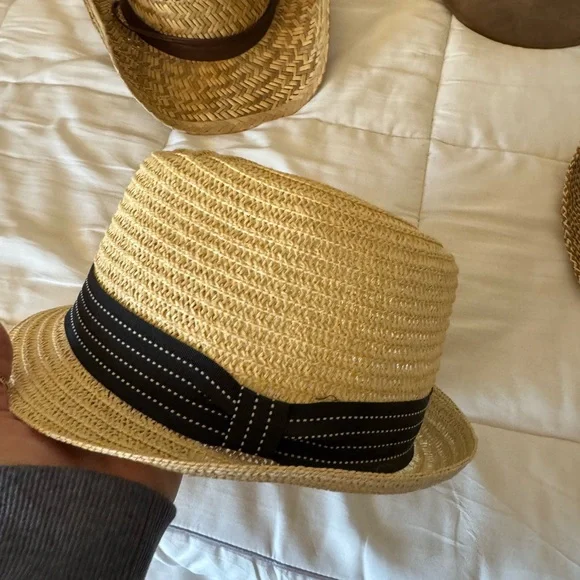 Hats Hats Hats- All 5 for one price. - Picture 4 of 17